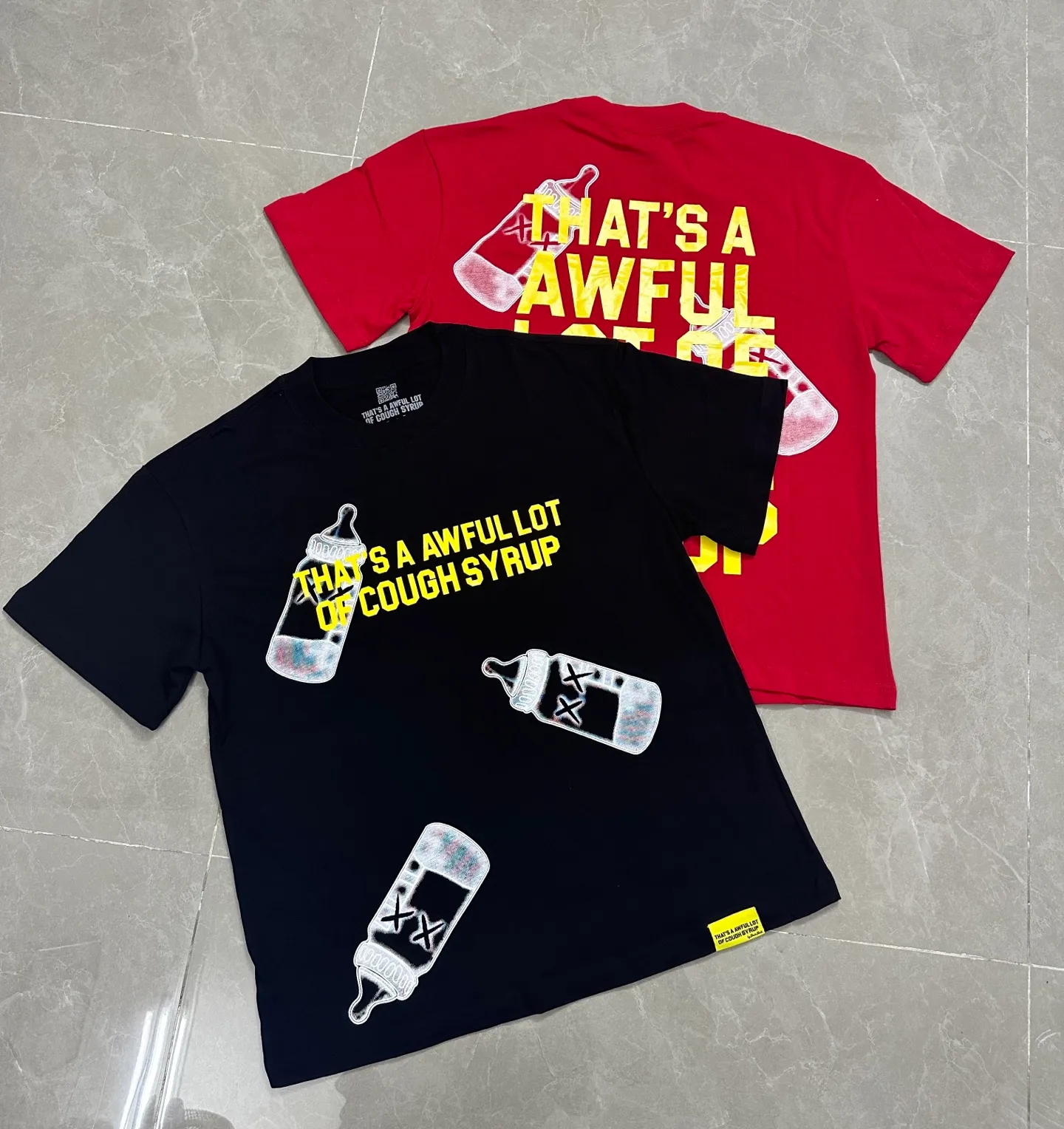 #Black/ | THAT'S A AWFUL LOT OF COUGH SYRUP In Stock Real shot American simple fashion brand loose casual T-shirt Fabric (fabric): 32 counts Weight combed double yarn pure cotton Sizes (size): S-M L X L Color (colour): Black/Chinese red